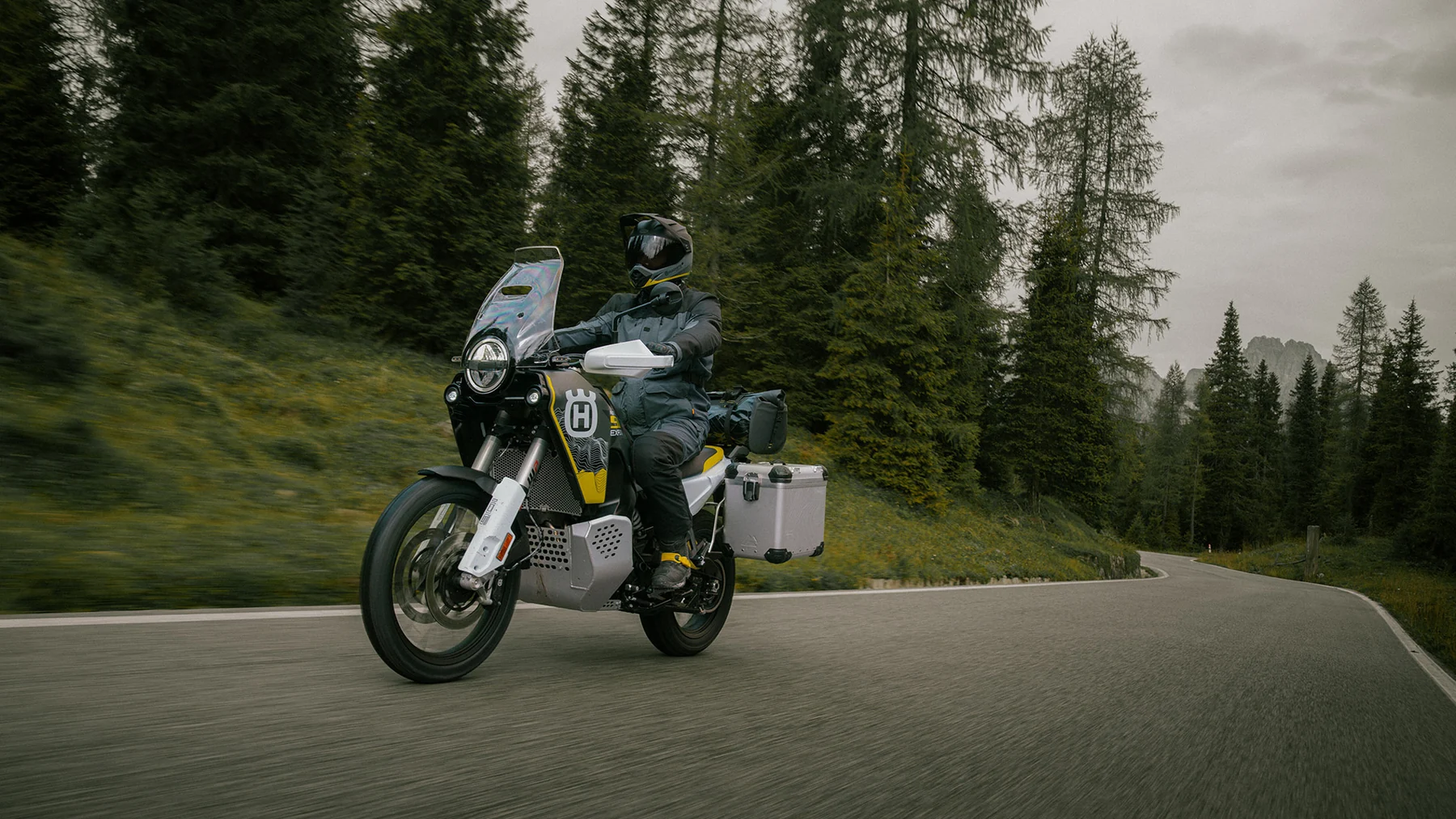 Husqvarna Norden 901 Expedition em utilização